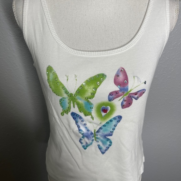 White tank top with butterflies‎ design - Picture 2 of 7
